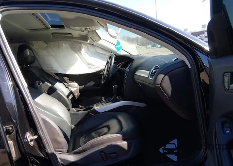 2010 Audi A4 2.0T Premium z USA, uszkodzony, nr VIN WAUBFAFL7AN037448